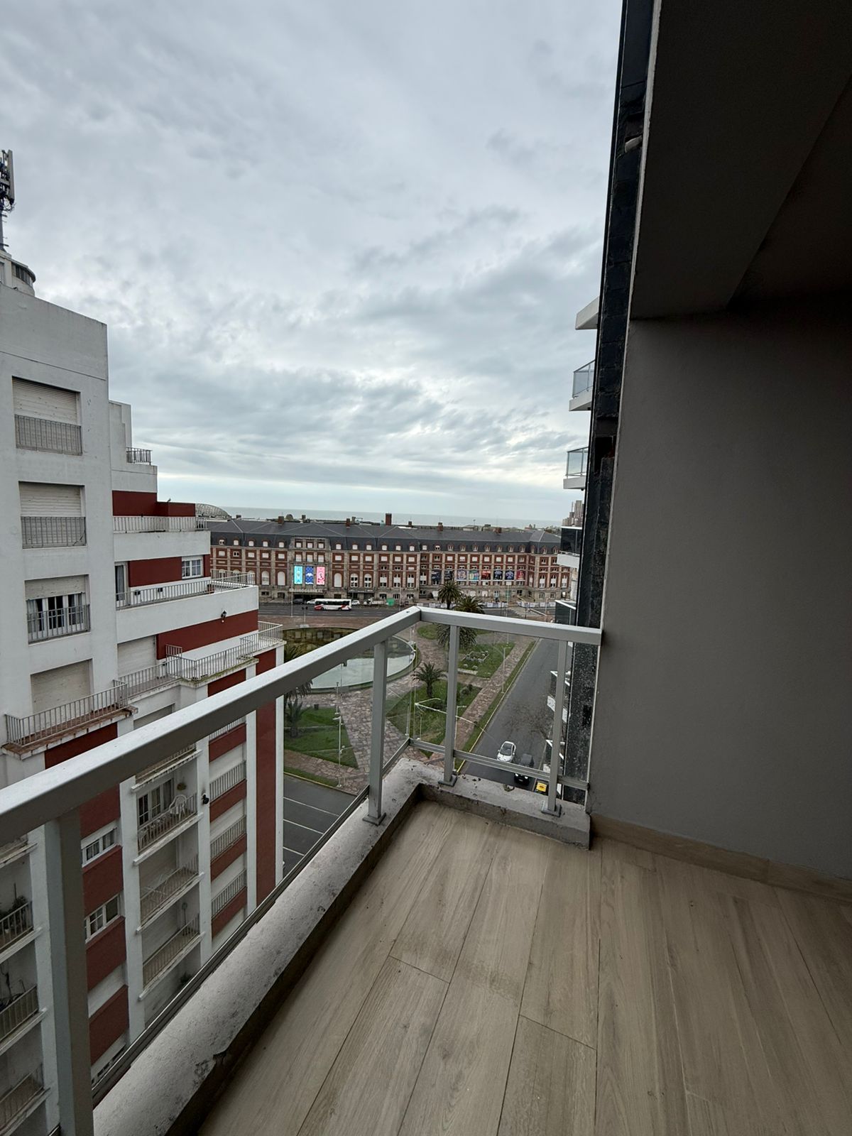 Imagen de MAR DEL PLATA - A ESTRENAR 2 AMB ZONA CASINO PLAZA COLON - Amoblado y equipado