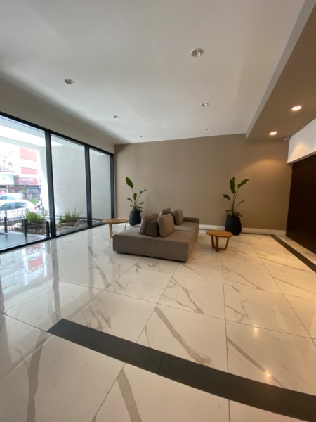 Imagen de PLAZA COLON MDP / CASINO 2 amb al frente con balcón y patio A ESTRENAR, EQUIPADO, AMOBLADO, DECORADO