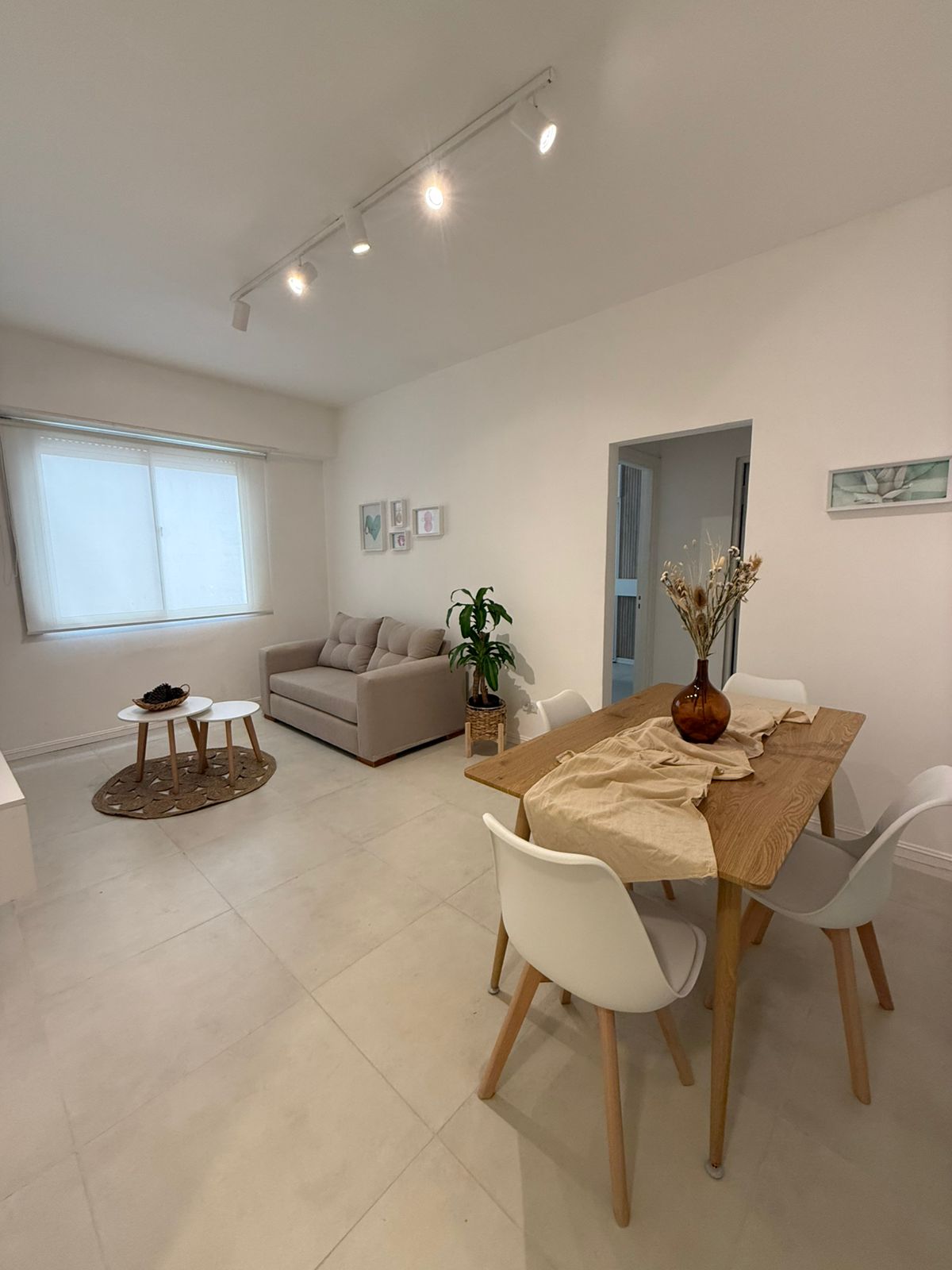 Imagen de MDP CENTRO - Corrientes 1701 - 2 amb MODERNO, a nuevo, amoblado, equipado. OPORTUNIDAD !!