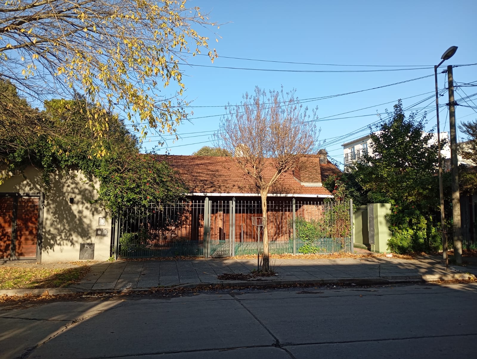 Imagen de Chalet en PH - 3 amb c/garaje, depend. serv. , patio, parrilla. Excelente estado. APTO CREDITO. SIN GASTOS